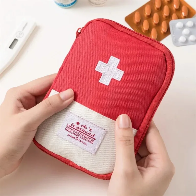 Portable First Aid Kit Bags Me - огляд і ціна Outdoor Camping Stores